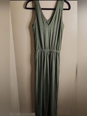 Old Navy Active Numpsuit in Olive. Size S.